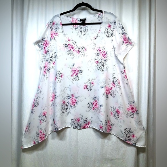 Torrid White Floral Top Blouse Short Sleeve Shirt Asymetrical Hem Size 3X - Picture 16 of 16